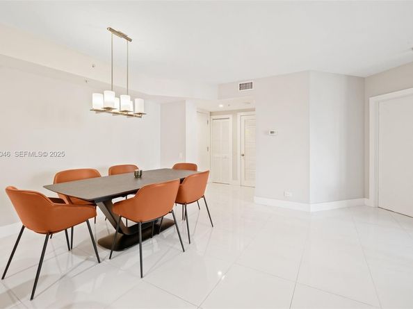 701 Brickell Key Blvd 1605, Miami FL 33131