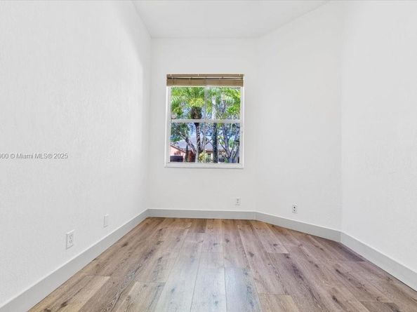 830 Lavender Cir, Weston FL 33327