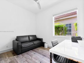 830 Lavender Cir, Weston FL 33327