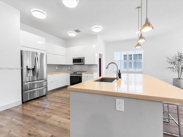 830 Lavender Cir, Weston FL 33327