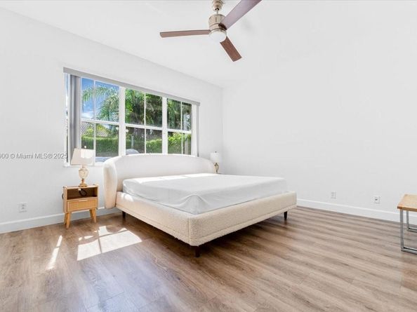 830 Lavender Cir, Weston FL 33327