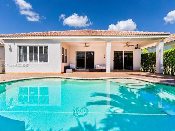 830 Lavender Cir, Weston FL 33327