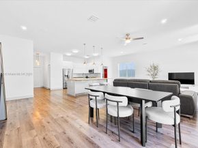 830 Lavender Cir, Weston FL 33327
