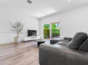 830 Lavender Cir, Weston FL 33327