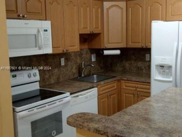 15620 SW 80th St H107, Miami FL 33193