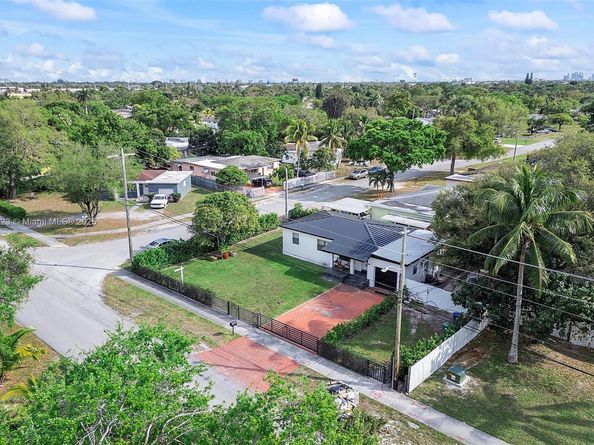1100 NW 151st St, Miami FL 33169