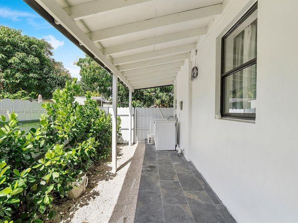 1100 NW 151st St, Miami FL 33169