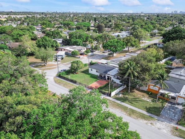 1100 NW 151st St, Miami FL 33169