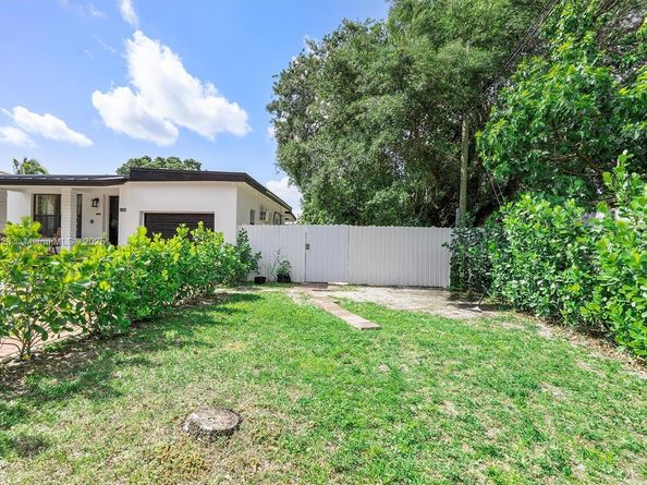 1100 NW 151st St, Miami FL 33169