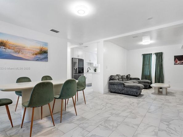 1100 NW 151st St, Miami FL 33169