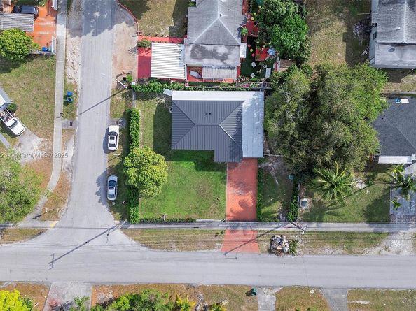 1100 NW 151st St, Miami FL 33169