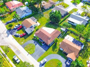 9906 Westwood Dr, Tamarac FL 33321