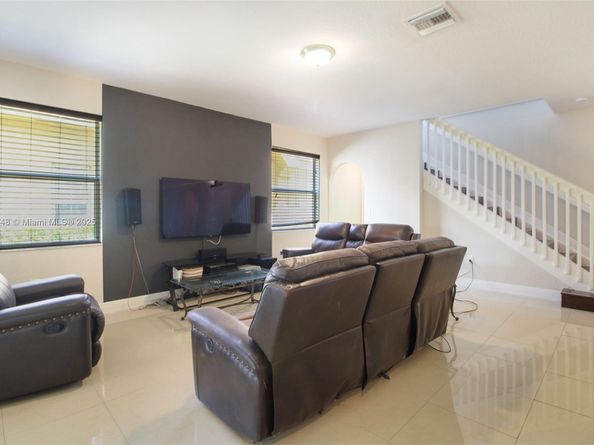 2131 NE 37th Rd, Homestead FL 33033