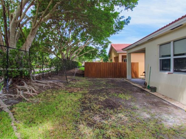 2131 NE 37th Rd, Homestead FL 33033