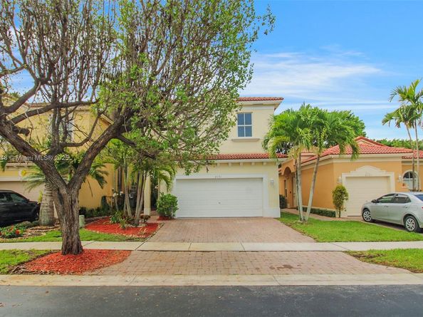2131 NE 37th Rd, Homestead FL 33033