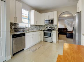2131 NE 37th Rd, Homestead FL 33033