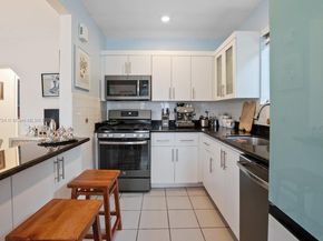 634 82nd St, Miami Beach FL 33141