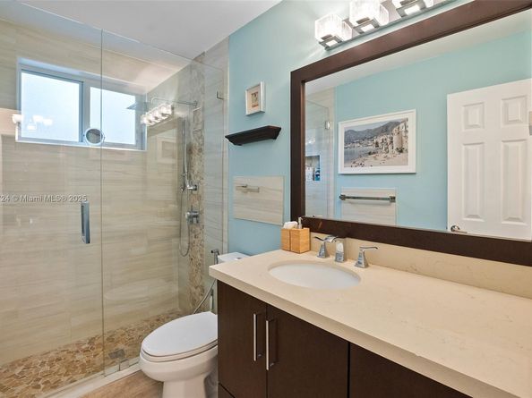 634 82nd St, Miami Beach FL 33141