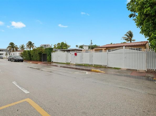 634 82nd St, Miami Beach FL 33141