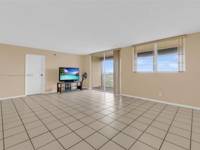 3100 W Rolling Hills Cir 707, Davie FL 33328
