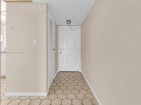 3100 W Rolling Hills Cir 707, Davie FL 33328