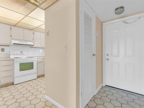 3100 W Rolling Hills Cir 707, Davie FL 33328