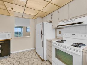 3100 W Rolling Hills Cir 707, Davie FL 33328