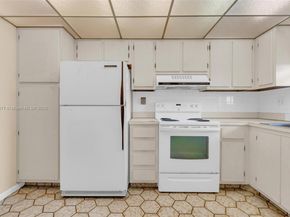 3100 W Rolling Hills Cir 707, Davie FL 33328