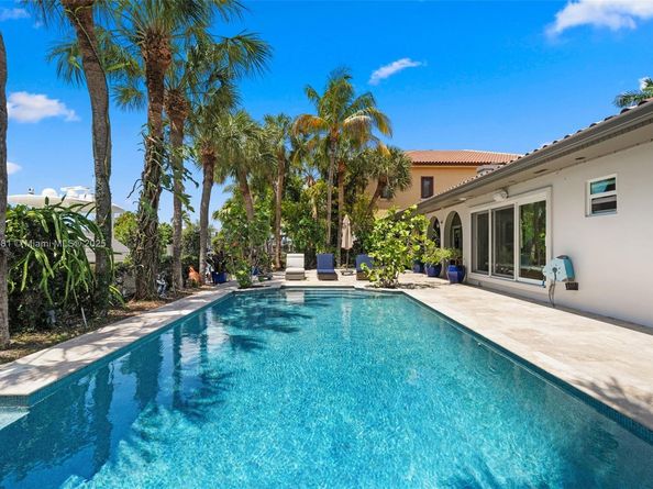 3200 NE 165th St, North Miami Beach FL 33160