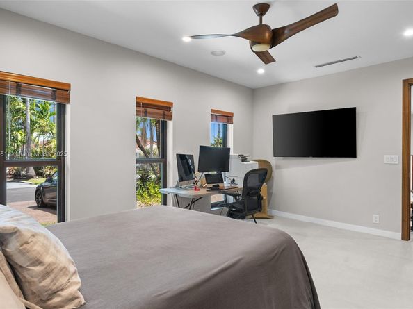 3200 NE 165th St, North Miami Beach FL 33160