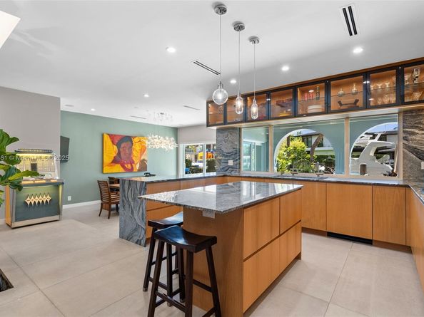 3200 NE 165th St, North Miami Beach FL 33160