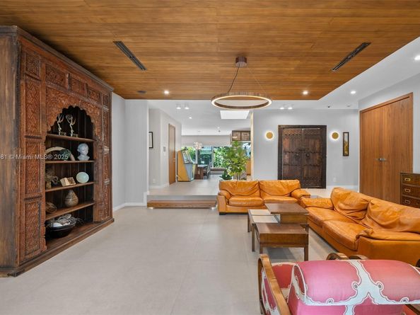 3200 NE 165th St, North Miami Beach FL 33160