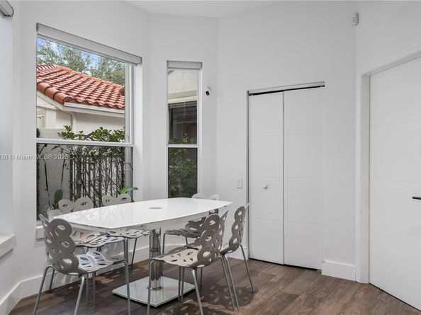 1396 Harbor Vw W, Hollywood FL 33019