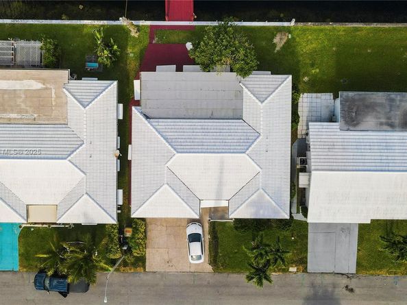 5706 NW 81st Ave, Tamarac FL 33321