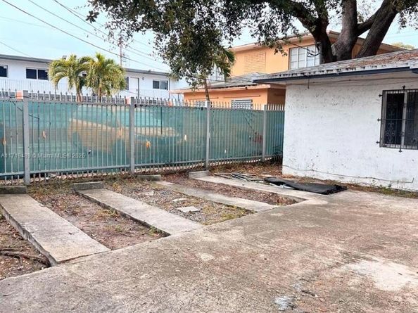 7801 NW 6th Ave, Miami FL 33150