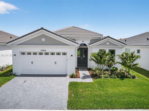 13674 Spruce Pine Dr, Westlake FL 33470