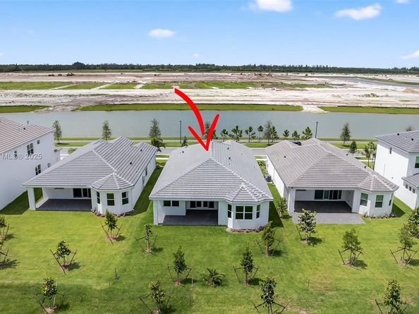 13674 Spruce Pine Dr, Westlake FL 33470
