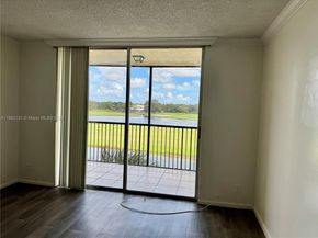 3100 W Rolling Hills Cir 310, Davie FL 33328