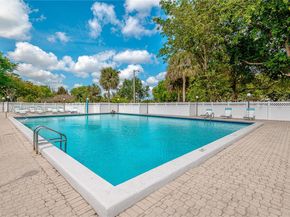 3100 W Rolling Hills Cir 310, Davie FL 33328