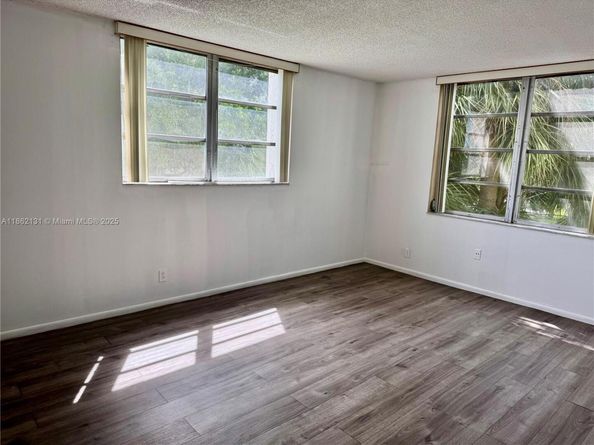 3100 W Rolling Hills Cir 310, Davie FL 33328