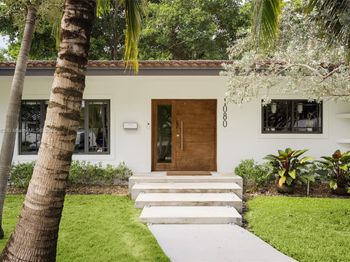 1080 NE 86th