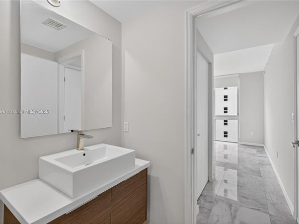 1010 SW 2nd Ave 603, Miami FL 33130