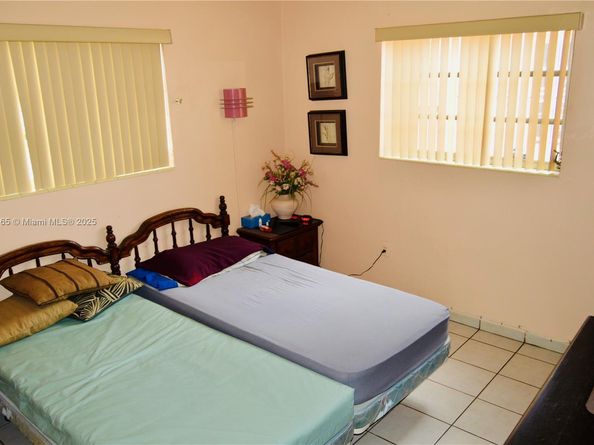601 E 33rd St, Hialeah FL 33013