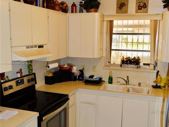 601 E 33rd St, Hialeah FL 33013