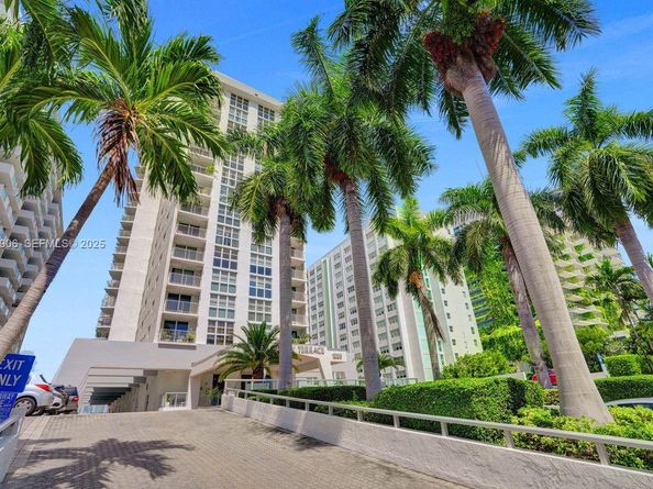 1228 West Ave 1002, Miami Beach FL 33139