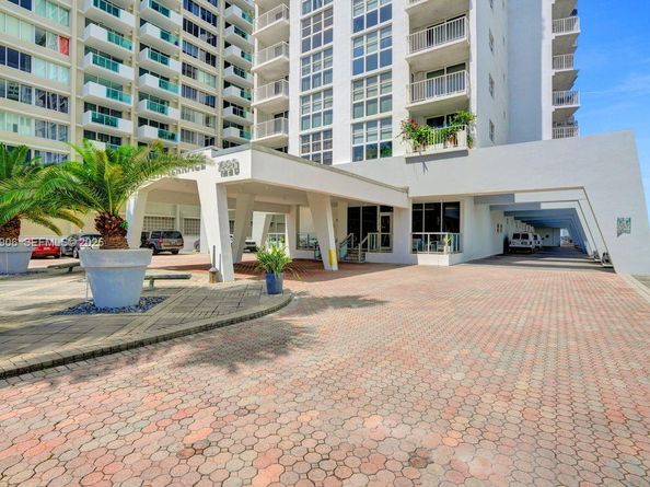 1228 West Ave 1002, Miami Beach FL 33139