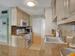 1228 West Ave 1002, Miami Beach FL 33139