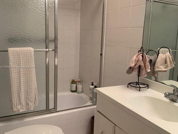 802 Euclid Ave 305, Miami Beach FL 33139