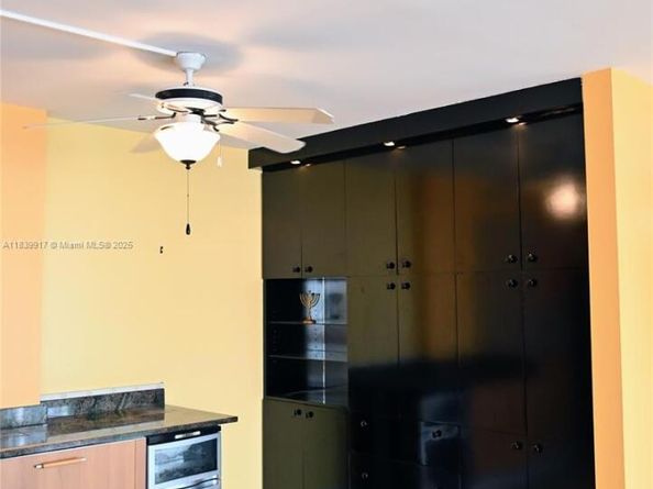 2100 W Sans Souci Blvd E1, North Miami FL 33181