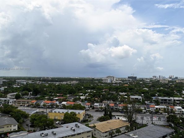 2100 W Sans Souci Blvd E1, North Miami FL 33181